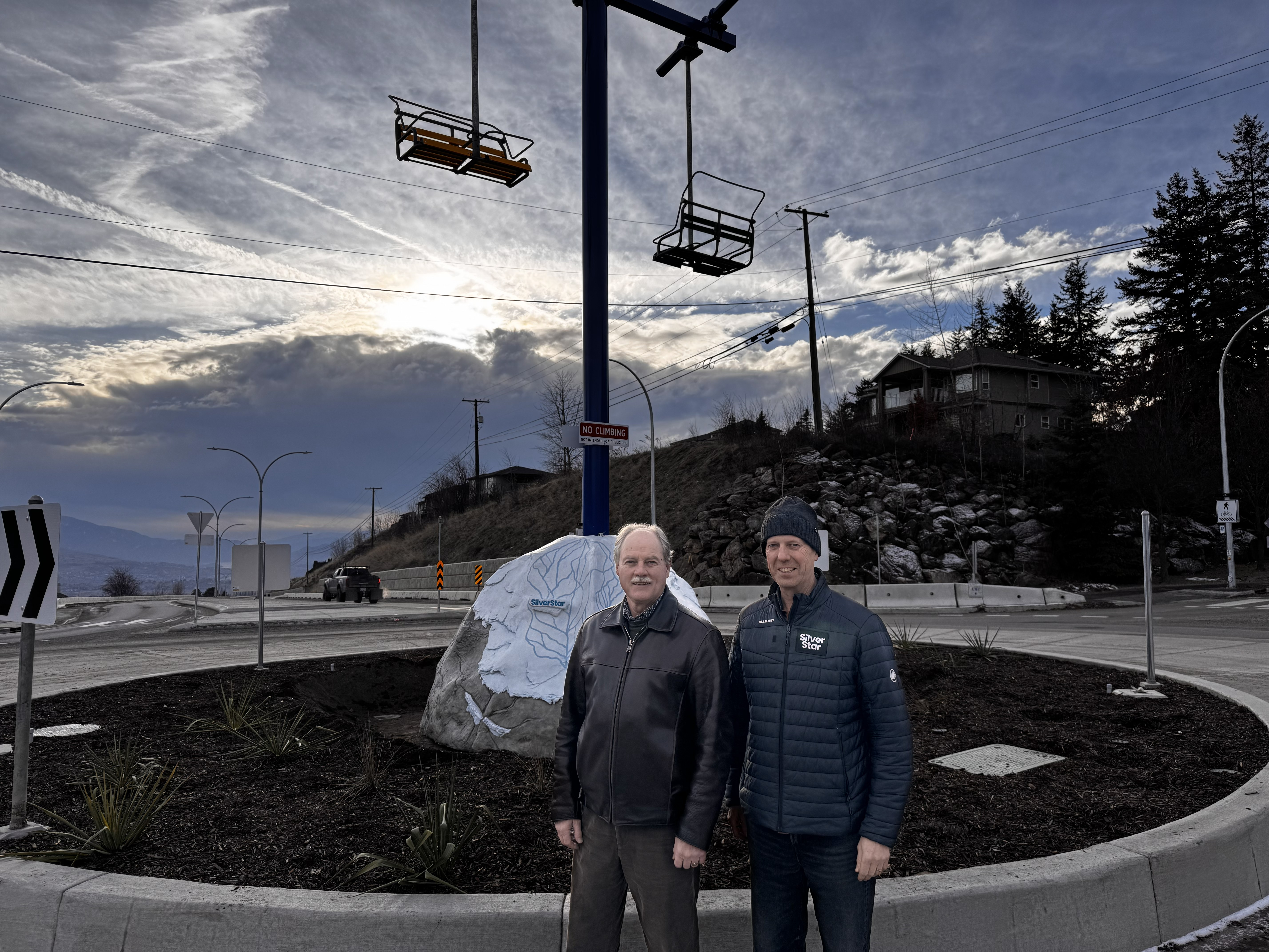 Silver Star Roundabout Art Feature